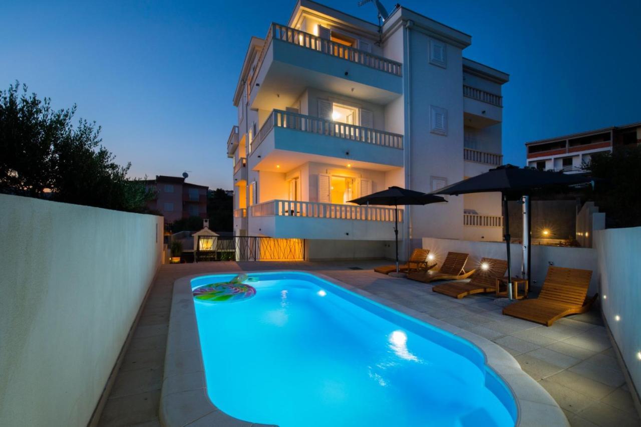 Brand New Aparment With Sea View & Swimming Pool At Ciovo - Villa Fiorentini Trogir Eksteriør bilde