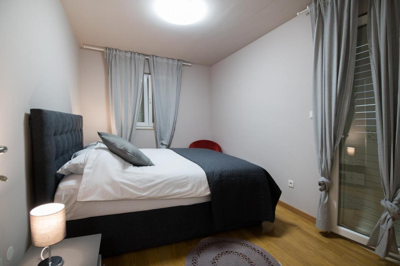 Brand New Aparment With Sea View & Swimming Pool At Ciovo - Villa Fiorentini Trogir Eksteriør bilde