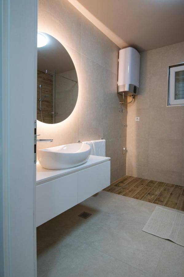 Brand New Aparment With Sea View & Swimming Pool At Ciovo - Villa Fiorentini Trogir Eksteriør bilde
